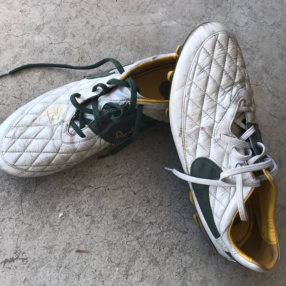 Limited Rare Ronaldinho Soccer Cleats Sz 9.5